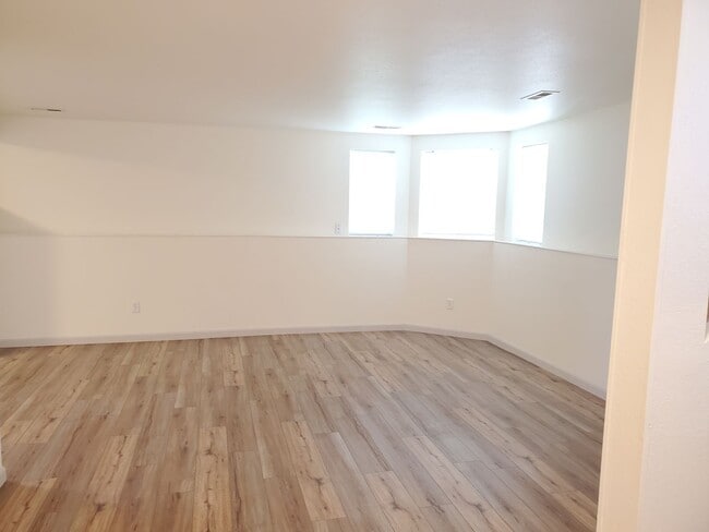 Building Photo - Newly Remodeled Home in Belgrade
