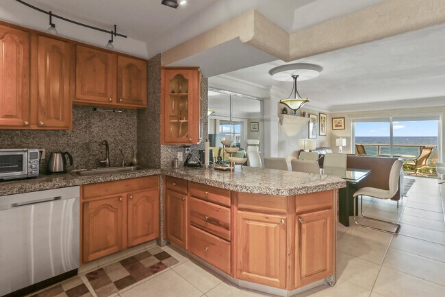 Foto del edificio - 1620 N Ocean Blvd