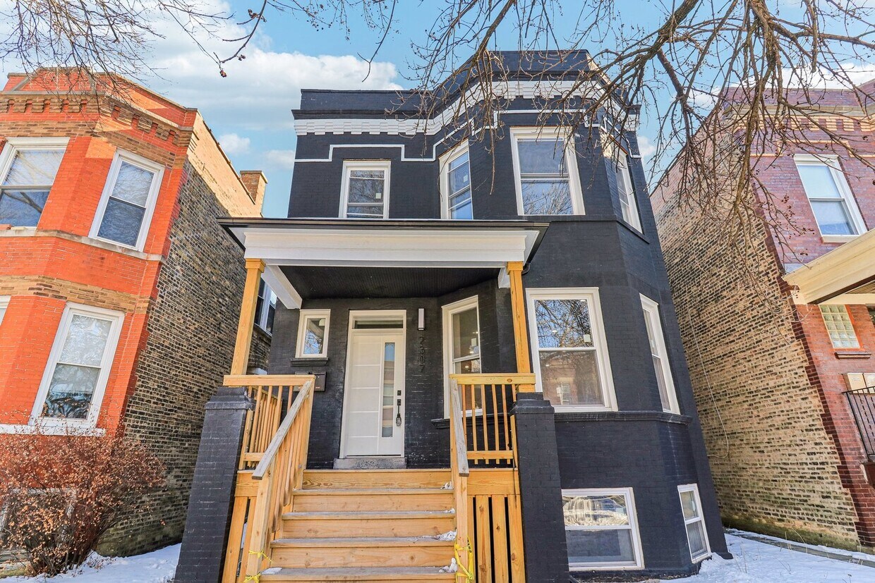 Foto principal - 2307 N Avers Ave
