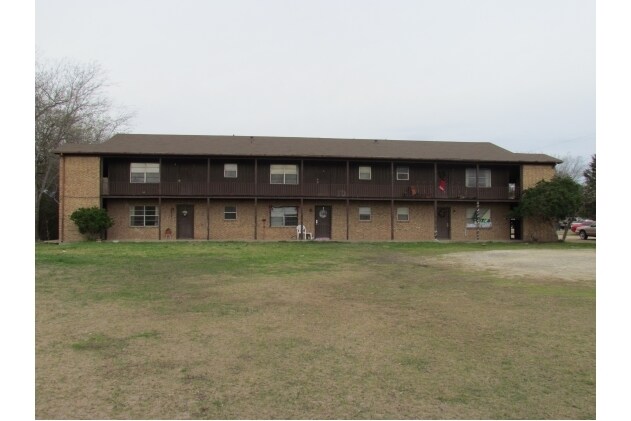 Primary Photo - 1102 Summit Dr