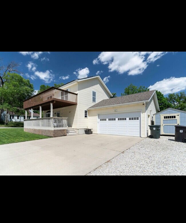 Building Photo - 2111 Vine St