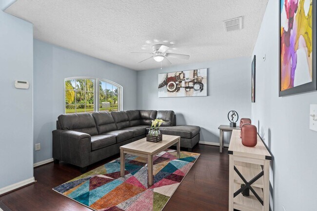 Building Photo - Large Beautiful Legacy Park Villa: 5BR, Pool & Near Disney