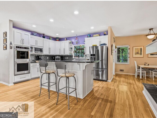 Foto del edificio - 5177 Stratham Dr