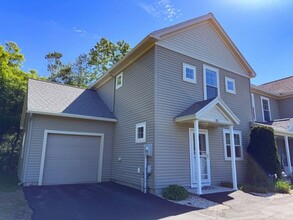 Building Photo - 15 Edgefield Ln