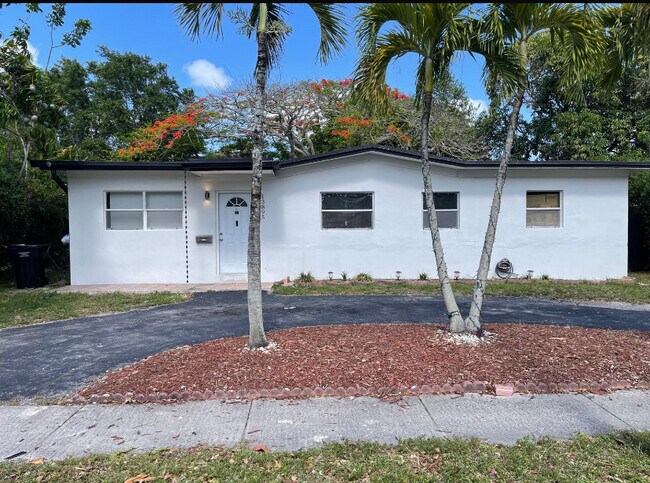 Foto del edificio - 13895 NW 5th Ct