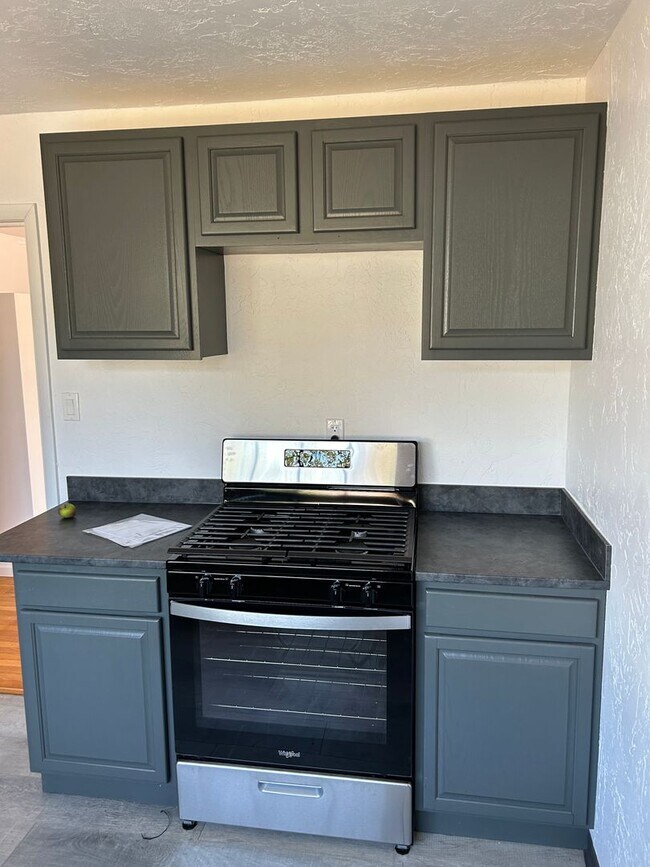 Foto del edificio - Updated Three Bed One Bath House Eureka