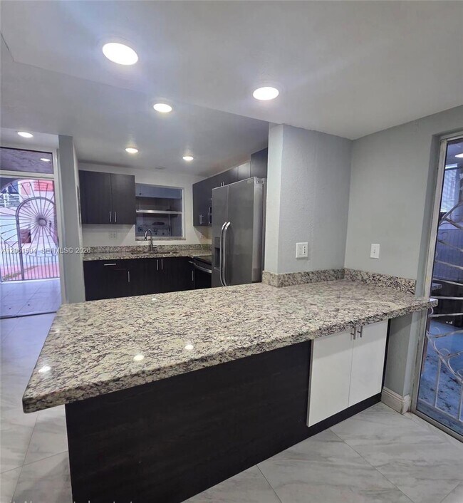 Foto del edificio - 4241 W 10th Ln