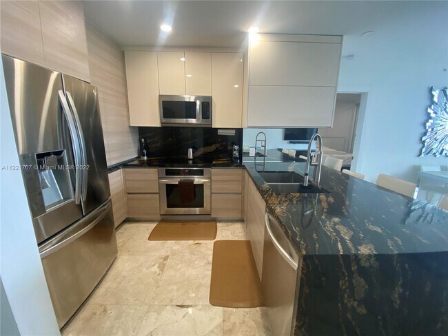Foto del edificio - 5077 NW 7th St
