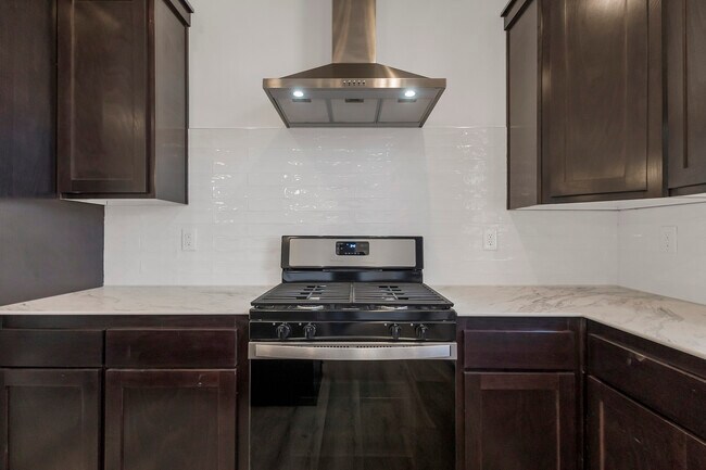 Gas Stove - 6083 Marty Ct