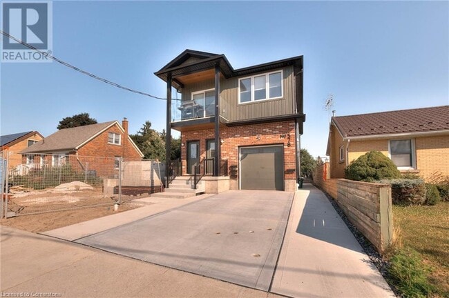 Building Photo - 578 Guelph St