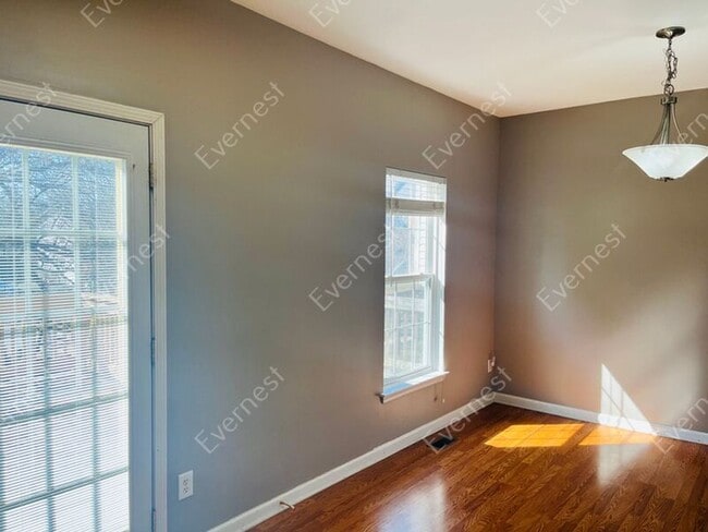 Building Photo - 638 Huffine Manor Cir