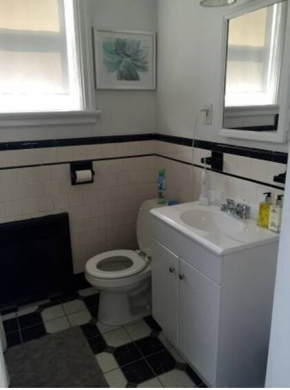 Foto del edificio - 407 Angell St