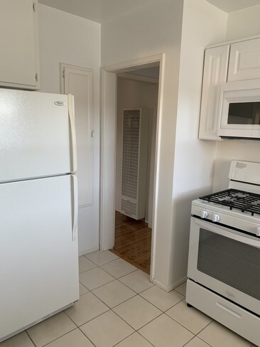 Kitchn - 2525 21st St
