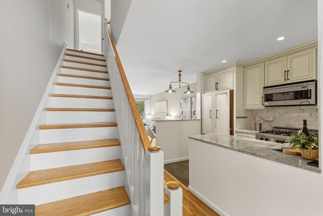 Building Photo - 237 G St SW