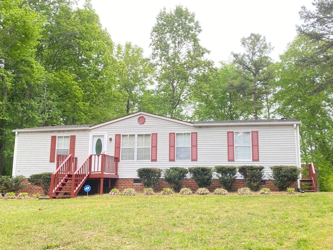 Primary Photo - 3199 Alexander Ferry Rd