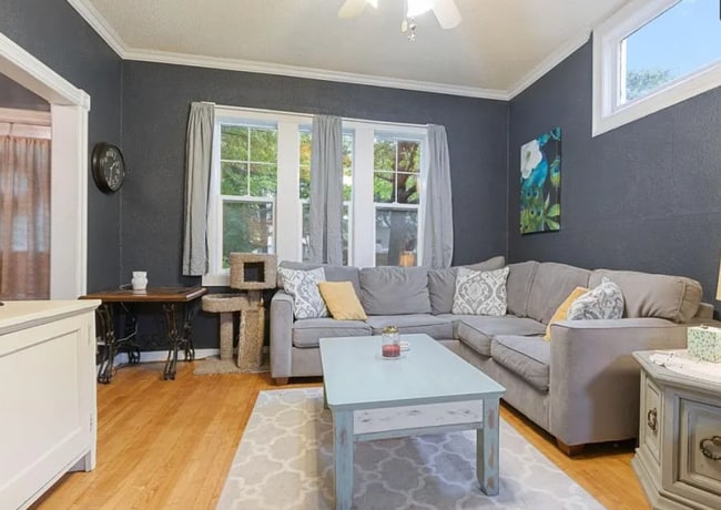 Building Photo - STUNNING Saint Paul Single Family Home - High End Upgrades Throughout