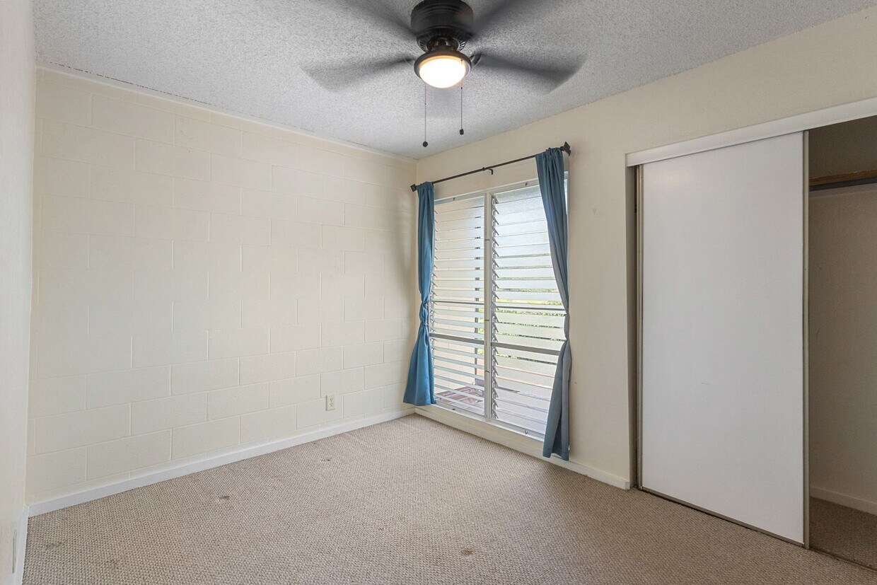 Foto principal - Comfortable 3 Bed 1.5 Bath Pet-Friendly Ho...