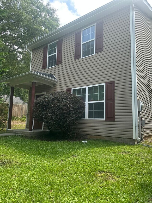 Primary Photo - Welcome to this spacious 4-bedroom, 2.5-ba...