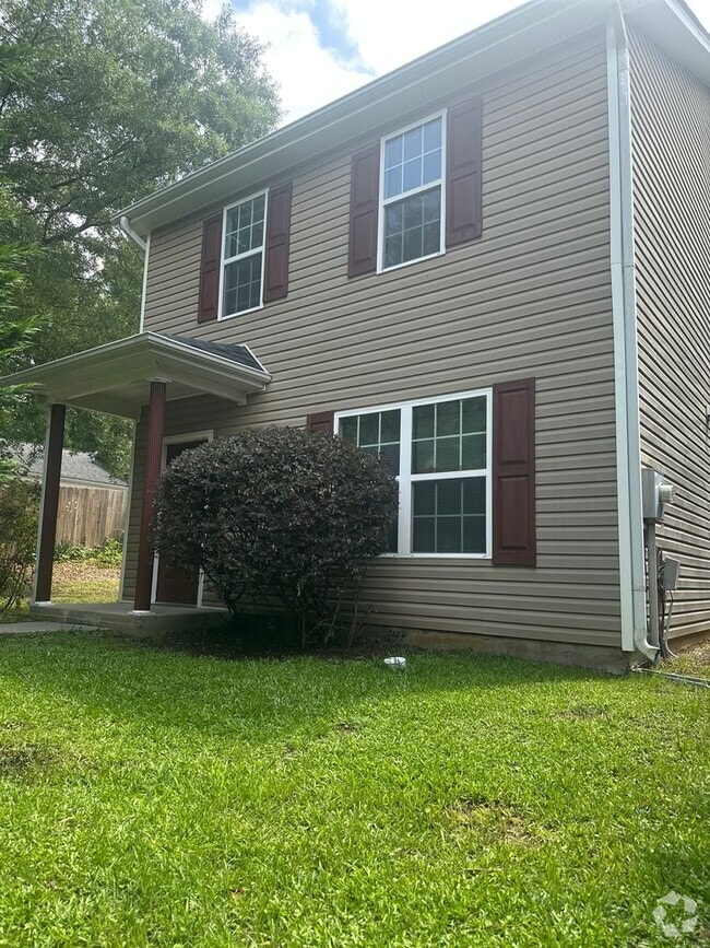 Building Photo - 812 Roane St