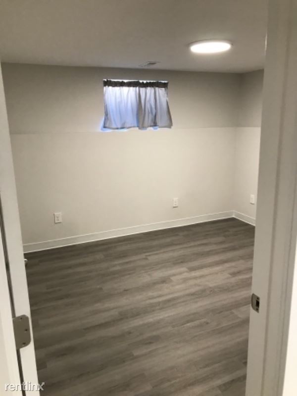 Building Photo - 3 br, 1 bath Apartment - 6288 south 400 east