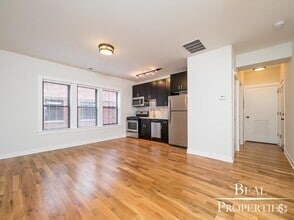 Building Photo - 2203 W Eastwood Ave