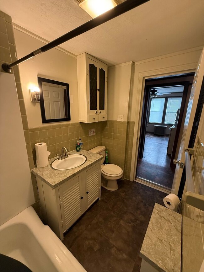 Foto del edificio - 621 Springfield St