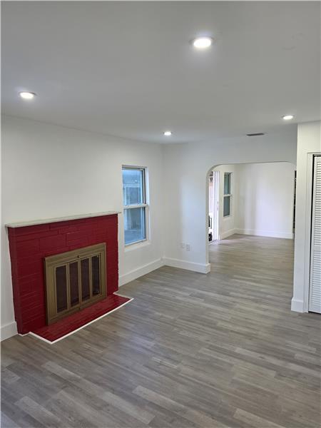 Building Photo - 4616 SW 33rd Ave
