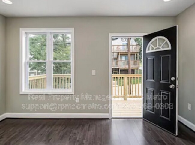 Foto del edificio - 1232 16th St NE