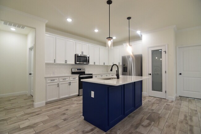Building Photo - 1419 Black Kettle Trl