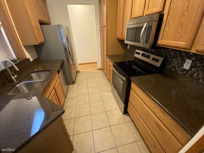 Building Photo - 3 br, 2.5 bath Townhome - 2112 Liberty Hts