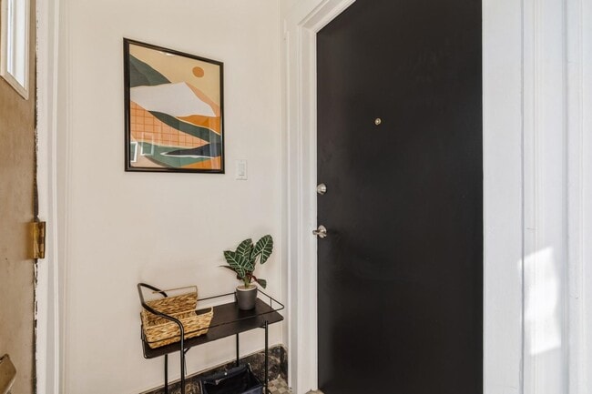 Building Photo - 41-43-43 Poe Ave