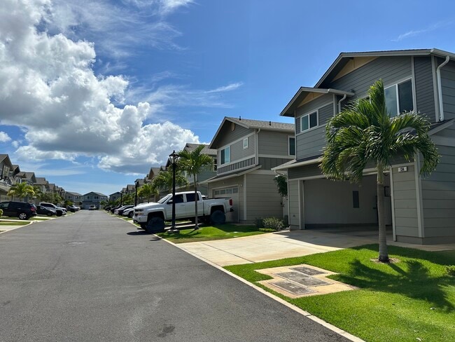 Attractive Landscaping - 91-1841 Keaunui Dr