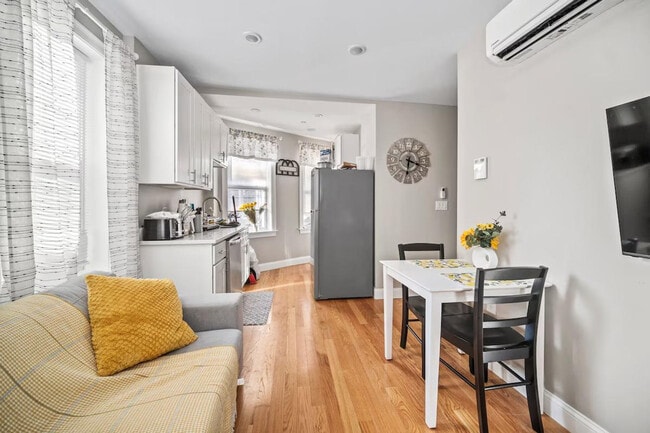 Building Photo - 600 Commercial St