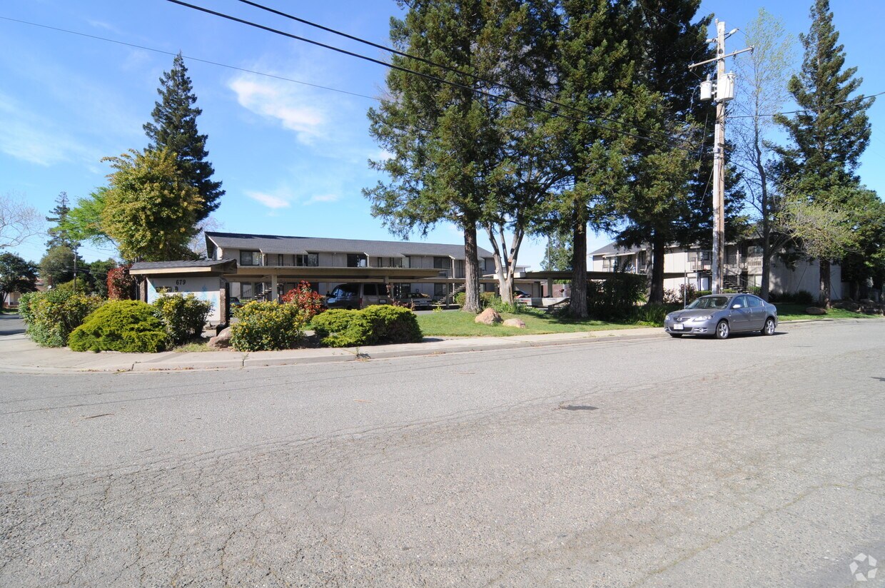 Parking Area - Redwood Garden Apartments