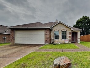 Building Photo - 708 Moss Glen Trail