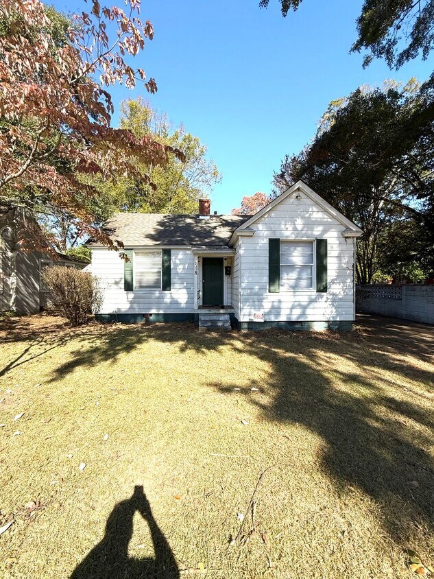 Primary Photo - ** 3 bed 2 bath located in Capital Heights...