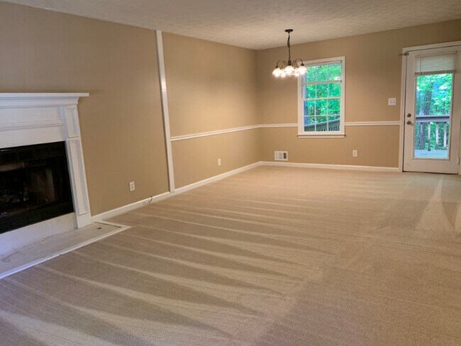 Building Photo - 3270 Revere Cir