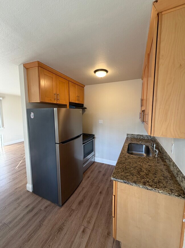 Foto del edificio - 761 Shepherd Ave