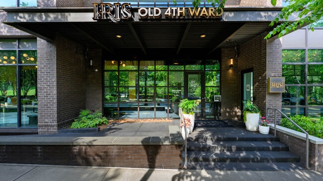 Exterior - Iris O4W