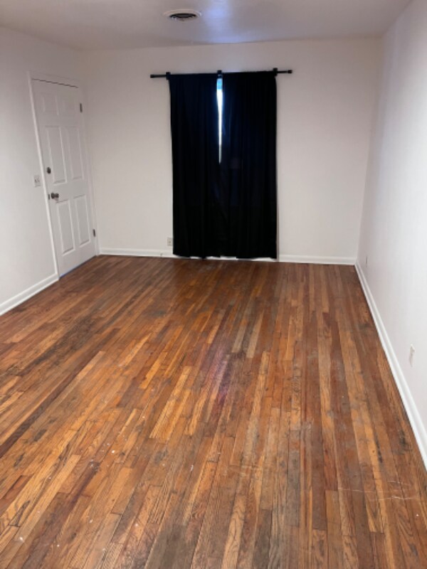 202 E Washington St Unit 4, Glasgow, KY 42141 Room for Rent in