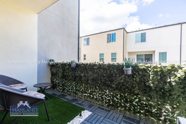 Foto del edificio - 5470 Seacliff Pl
