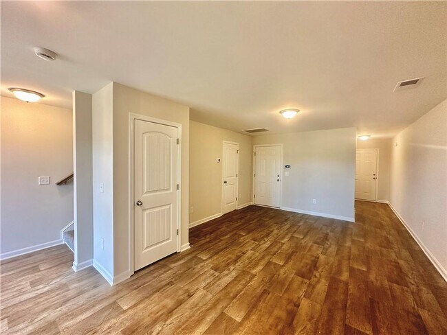 Building Photo - 139 Adger Rd