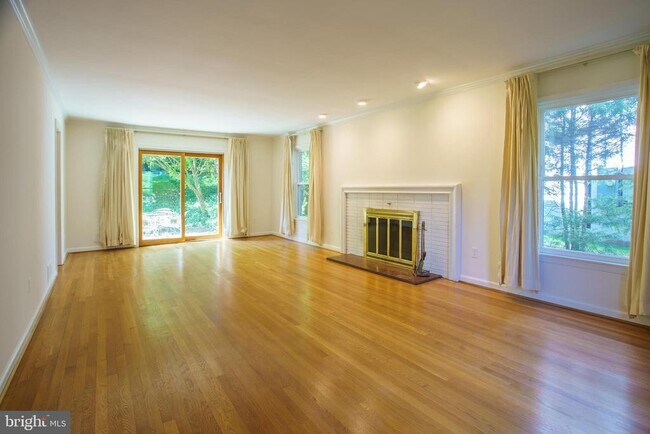 Foto del edificio - 5908 Walhonding Rd