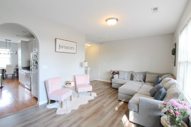 Foto del edificio - Large townhome with garage for rent in Taylor Springs!