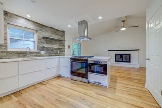 Building Photo - 10602 Tioga Ct