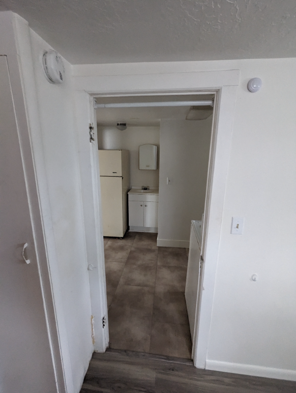 Foto del edificio - 467 N Harrisville Rd