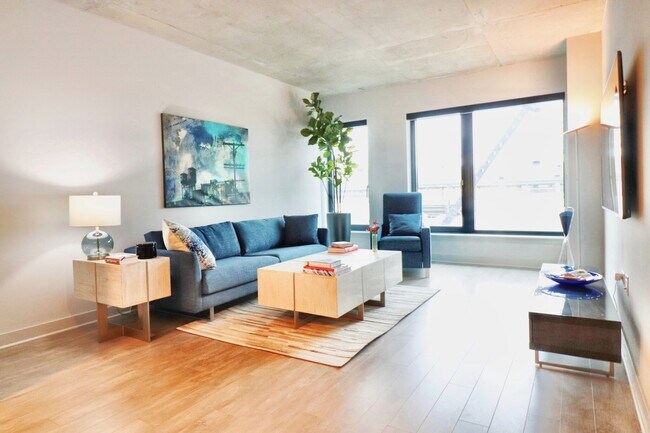 Photo - 1030 W Addison St Apartment