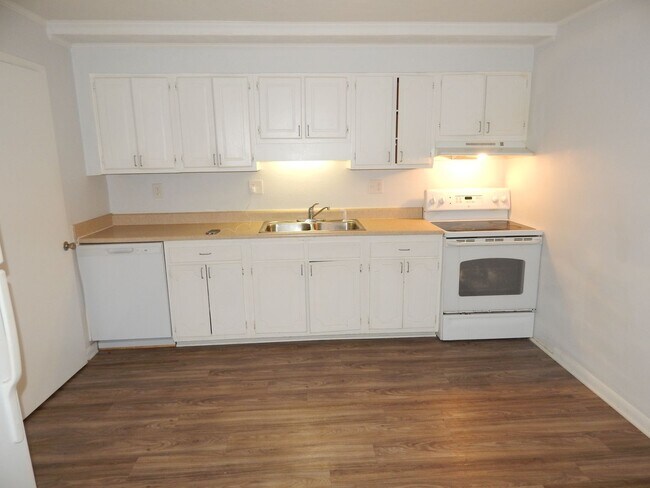 Foto del edificio - 311 Loudon Rd