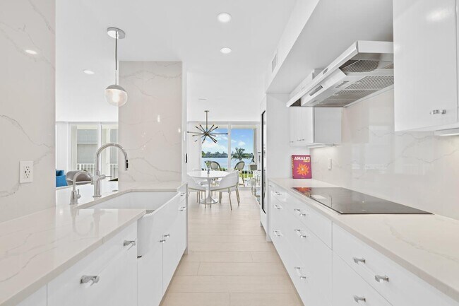 Foto del edificio - 2784 S Ocean Blvd