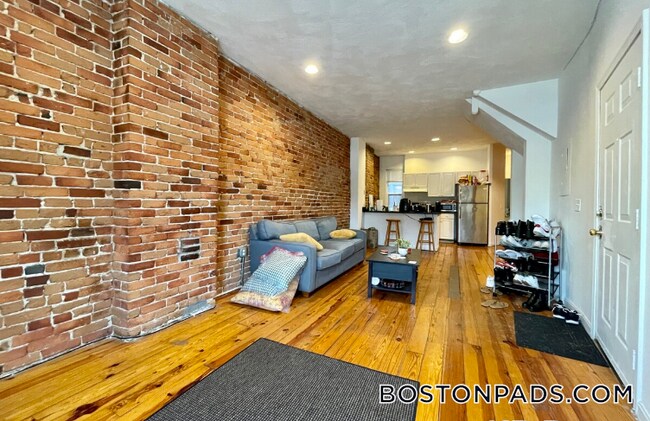 Foto del edificio - 216 Hemenway St